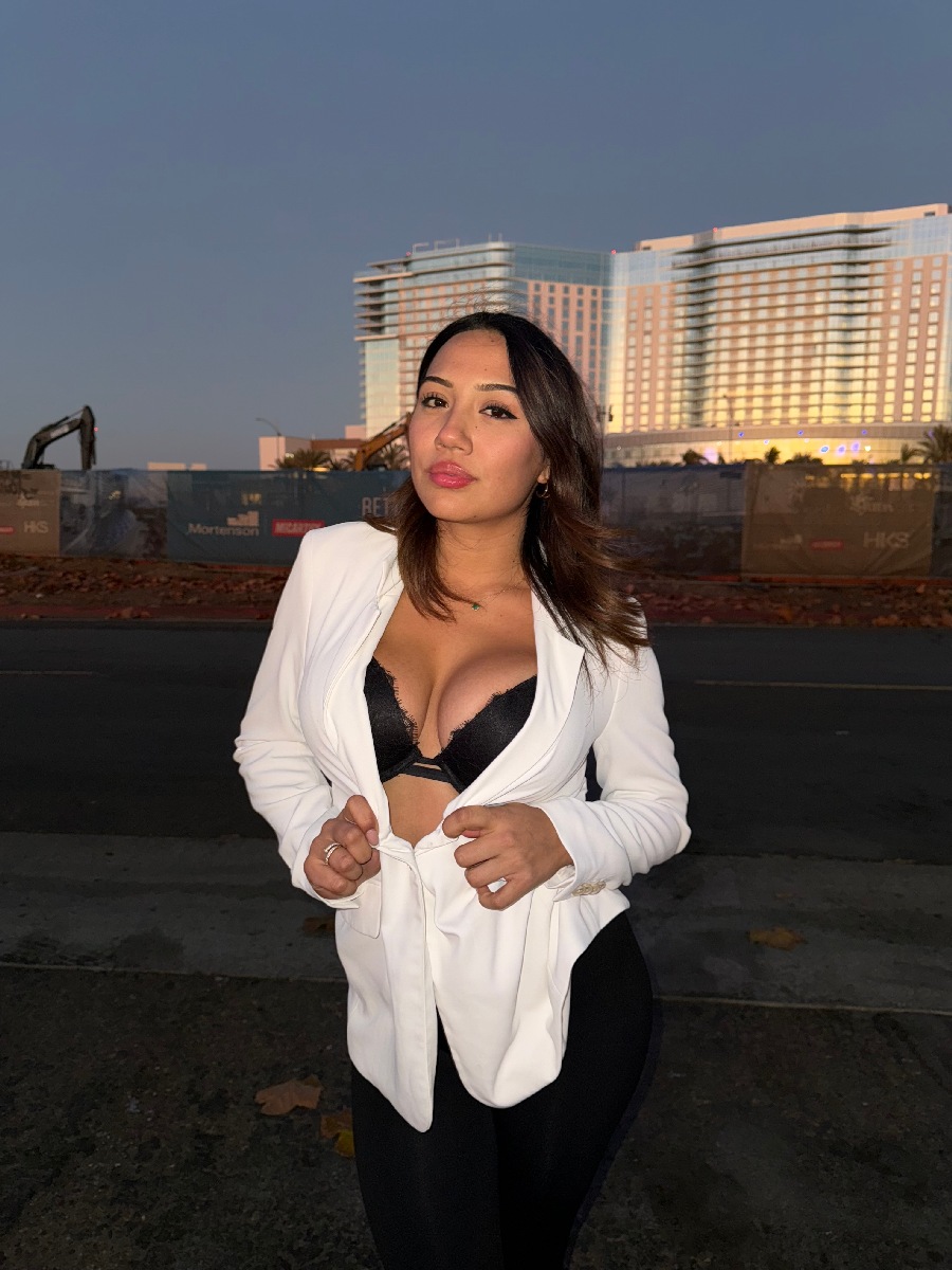 Take a pause and enjoy Ali Cruz — streaming from Columbus