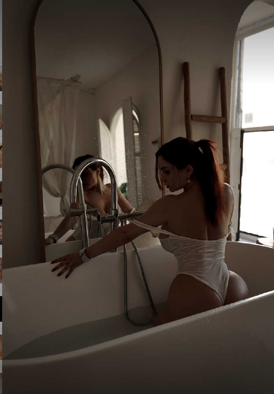 A playful frame from Miranda Faith nude — online in Columbus