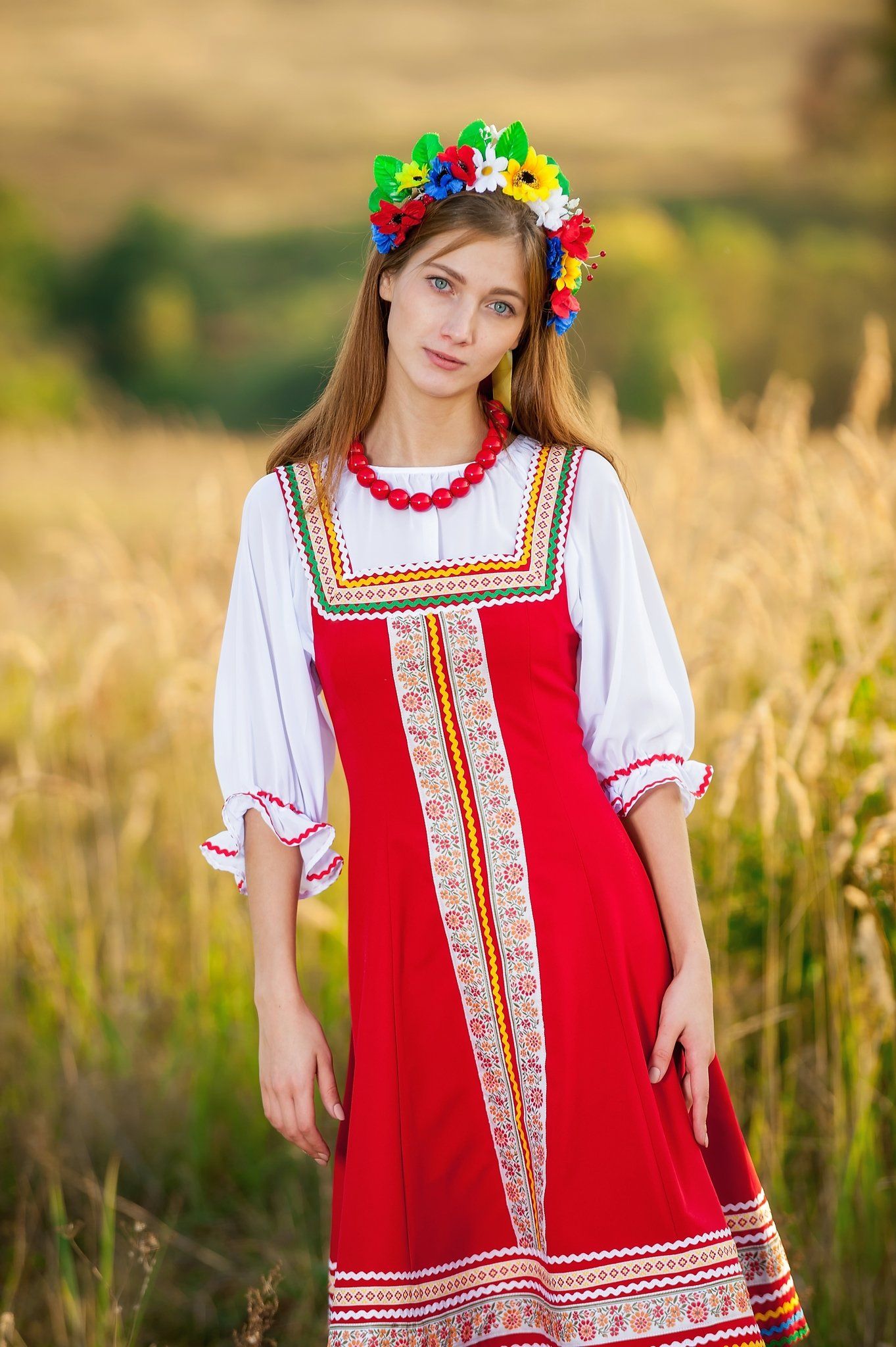 Women in Slavic costumes in Columbus