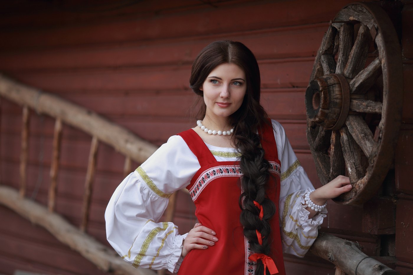 Girls in Slavic costumes in Columbus